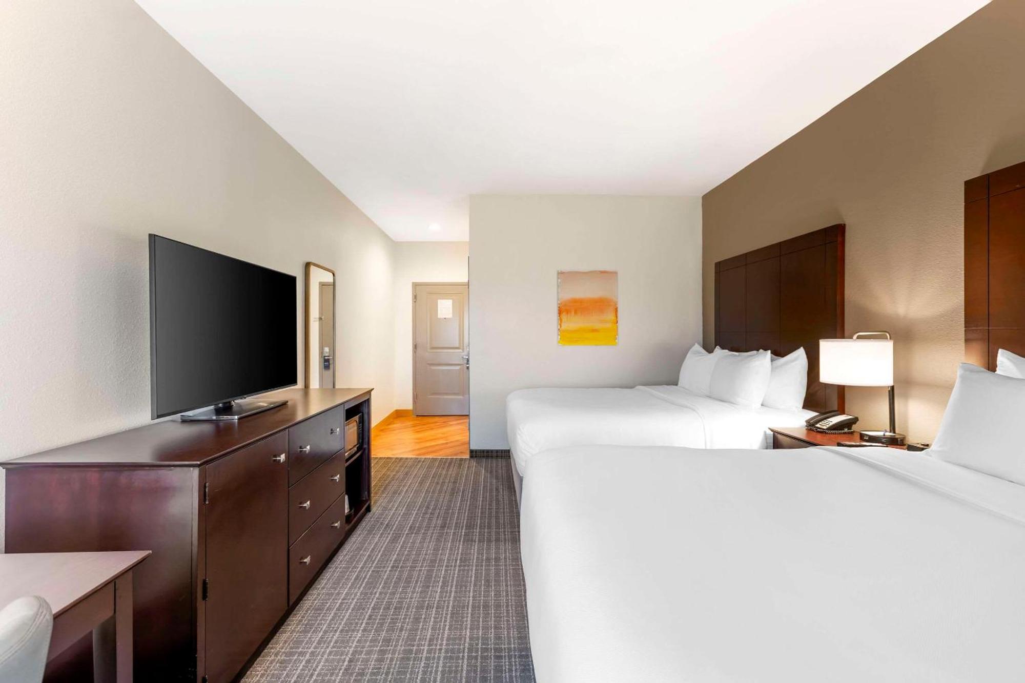 Comfort Inn & Suites Verona At Turning Stone Resort Casino Exterior photo