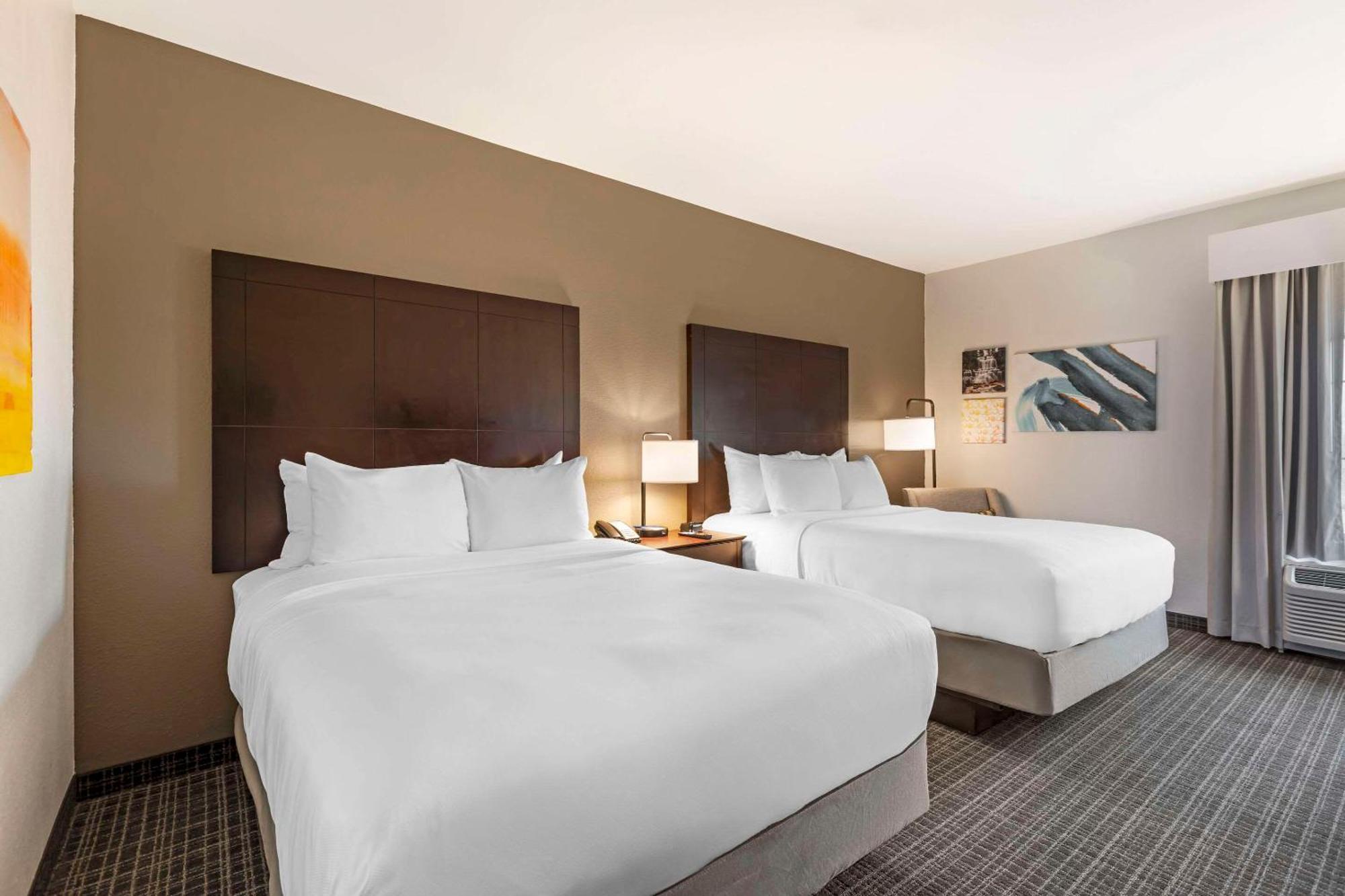 Comfort Inn & Suites Verona At Turning Stone Resort Casino Exterior photo