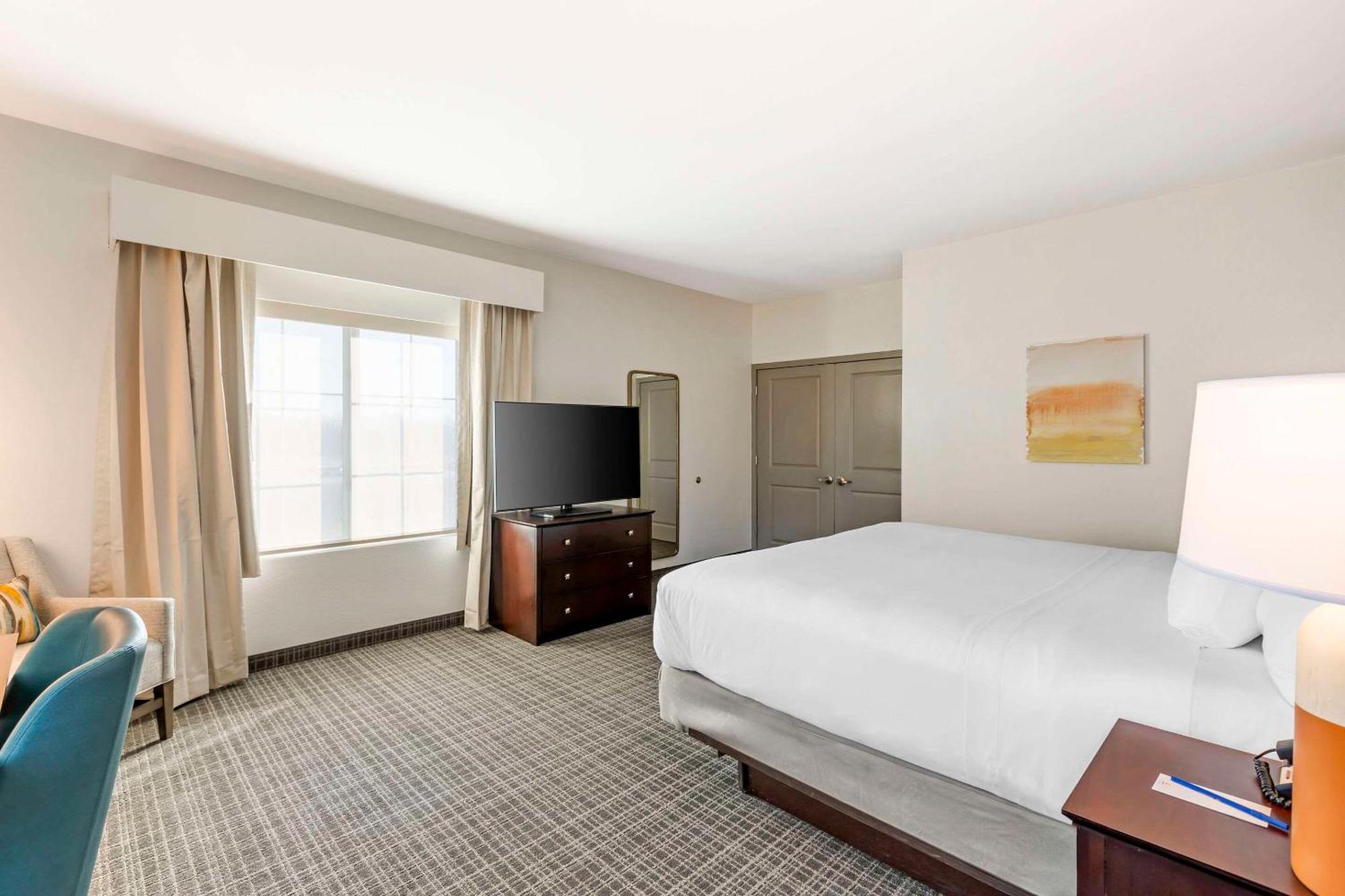 Comfort Inn & Suites Verona At Turning Stone Resort Casino Exterior photo