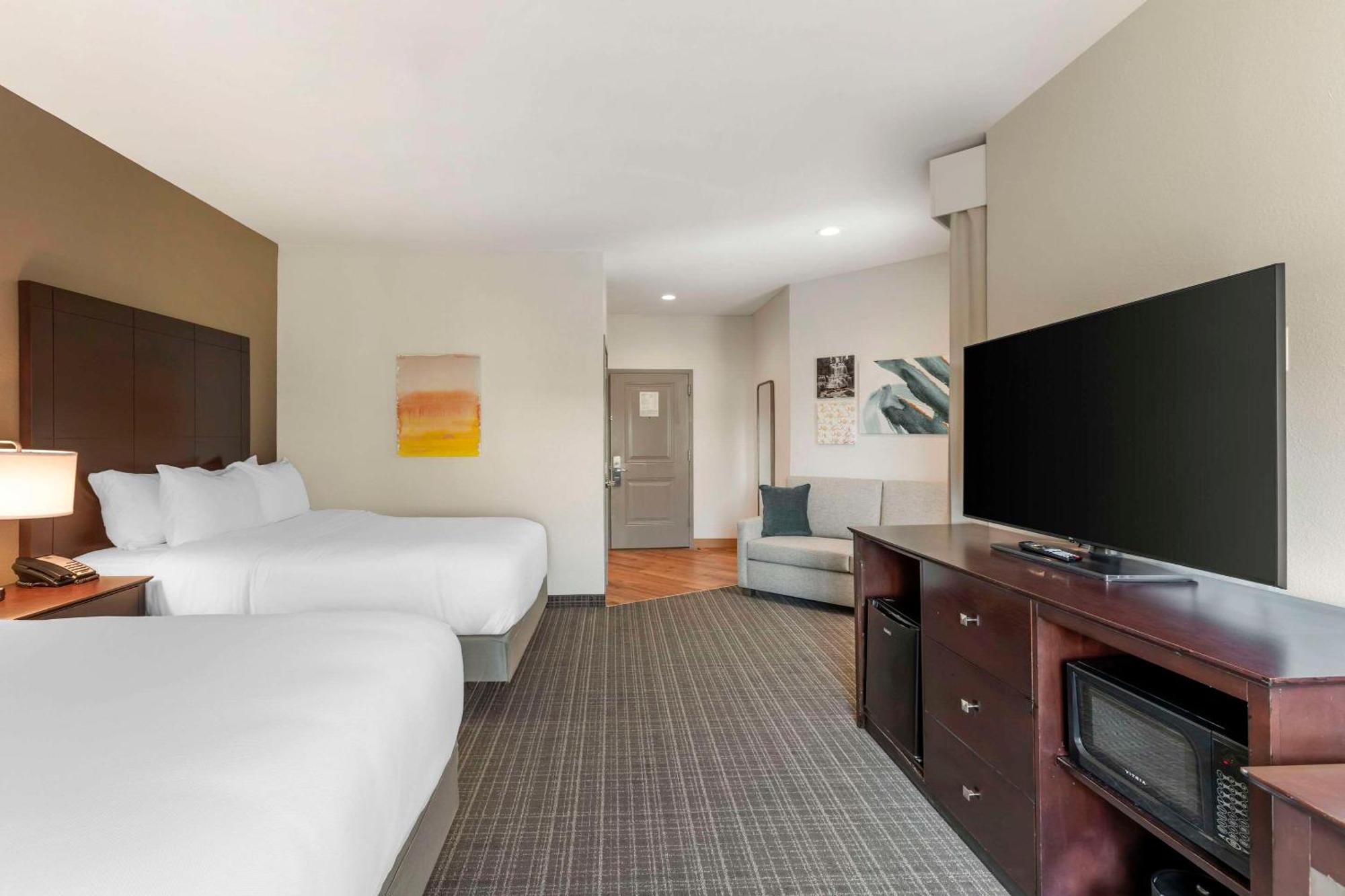 Comfort Inn & Suites Verona At Turning Stone Resort Casino Exterior photo