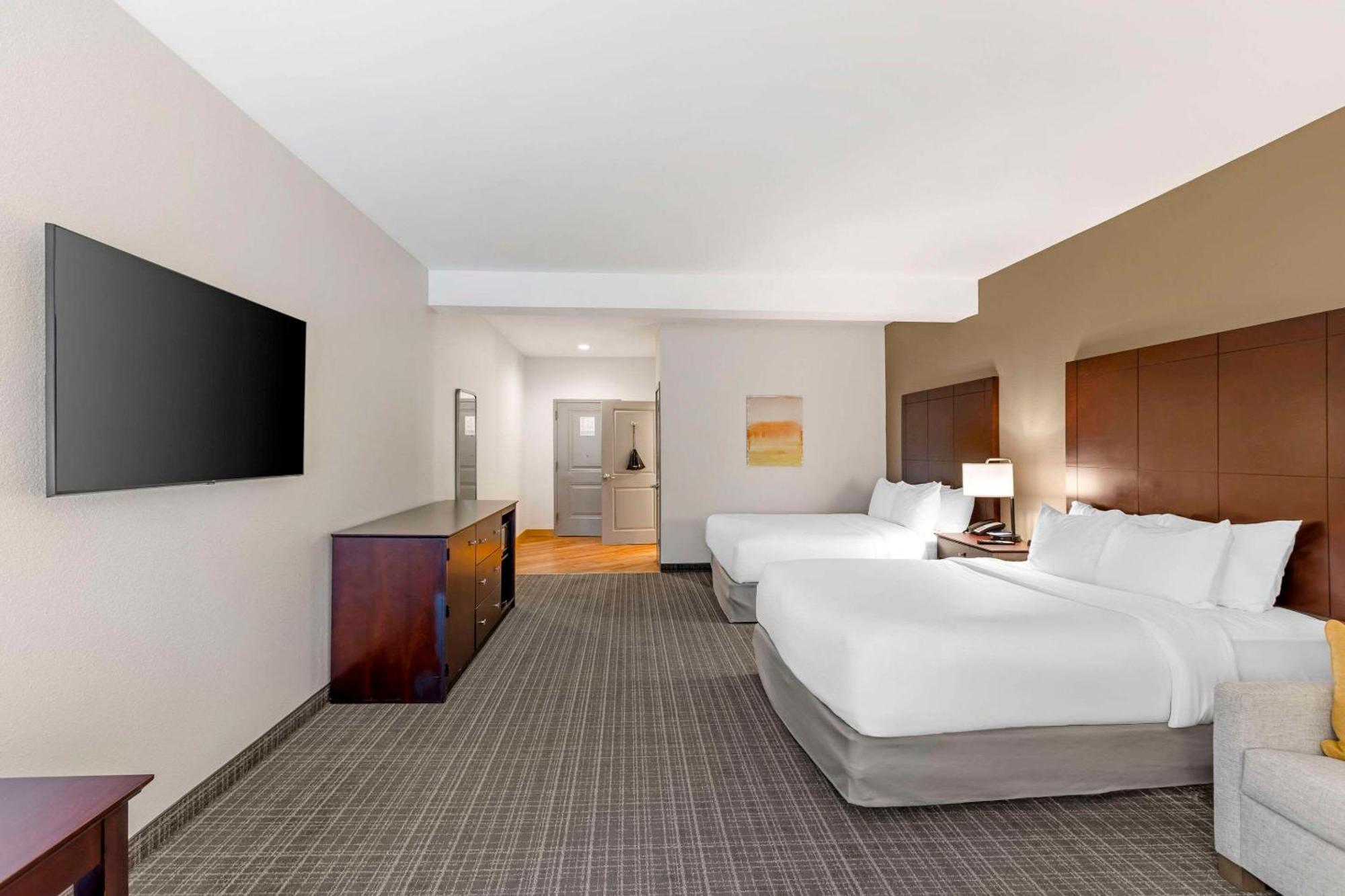 Comfort Inn & Suites Verona At Turning Stone Resort Casino Exterior photo