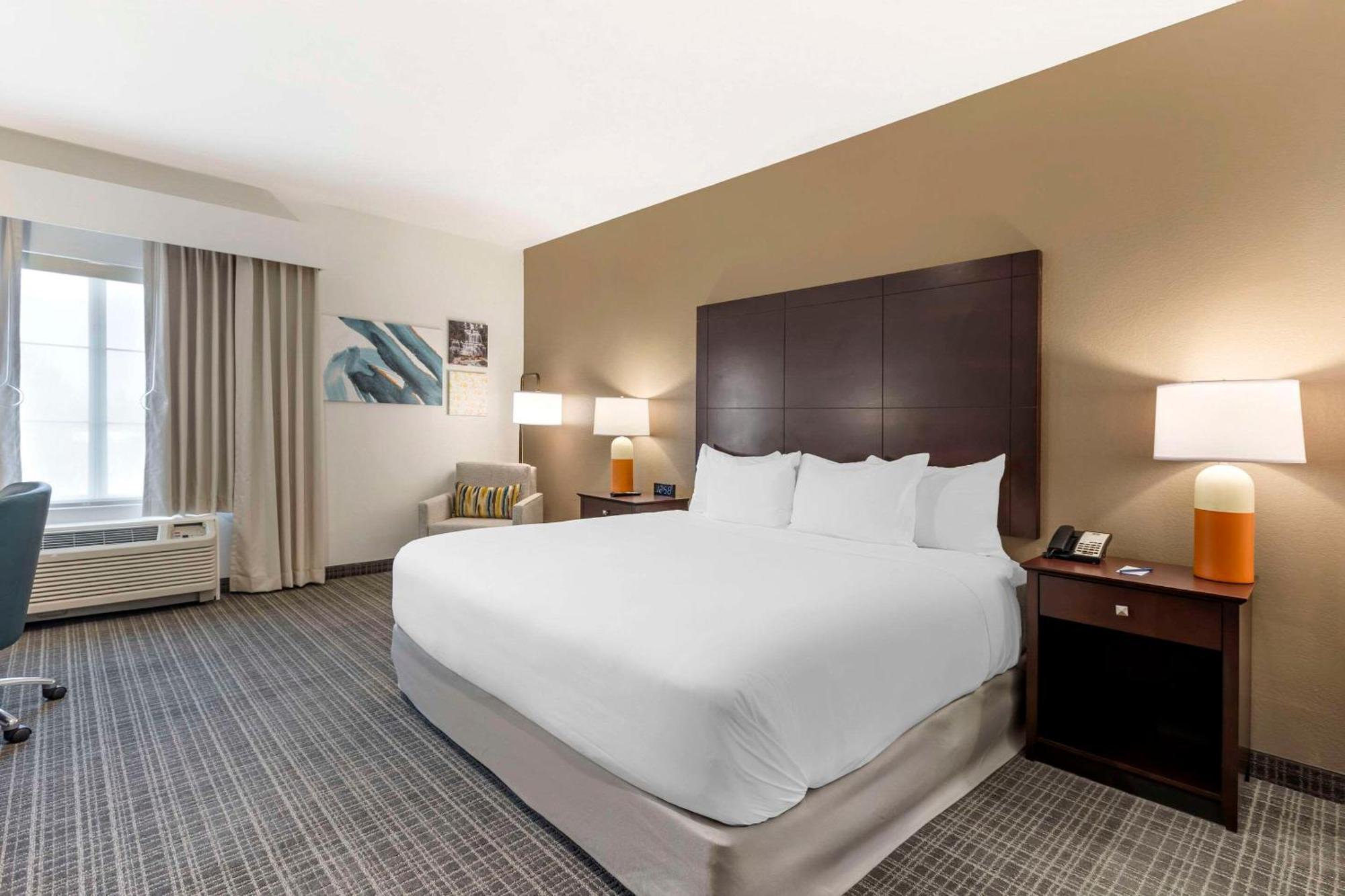 Comfort Inn & Suites Verona At Turning Stone Resort Casino Exterior photo