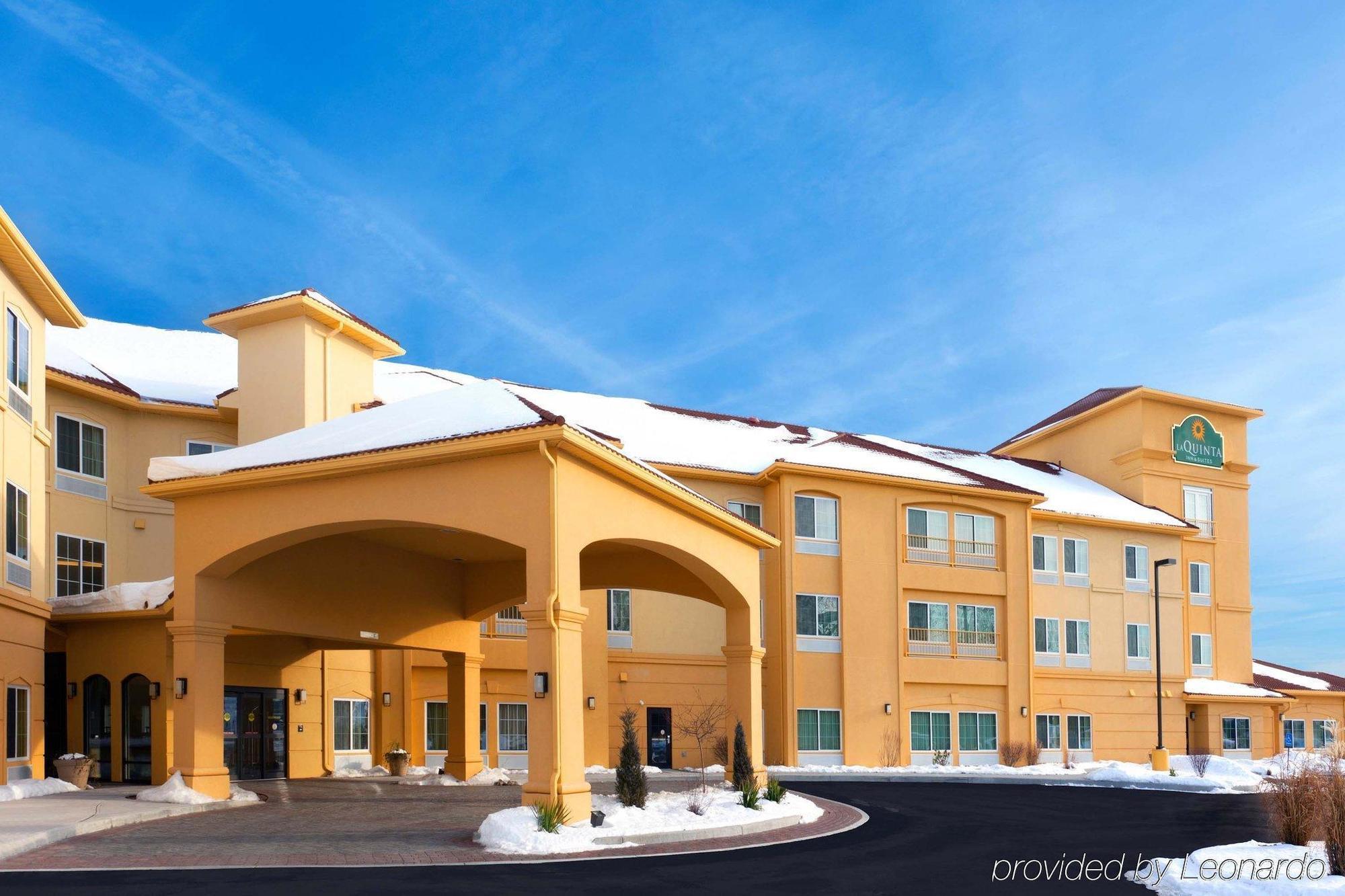 Comfort Inn & Suites Verona At Turning Stone Resort Casino Exterior photo