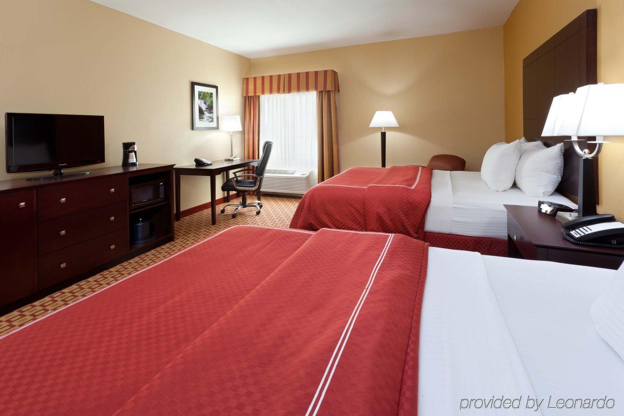 Comfort Inn & Suites Verona At Turning Stone Resort Casino Exterior photo