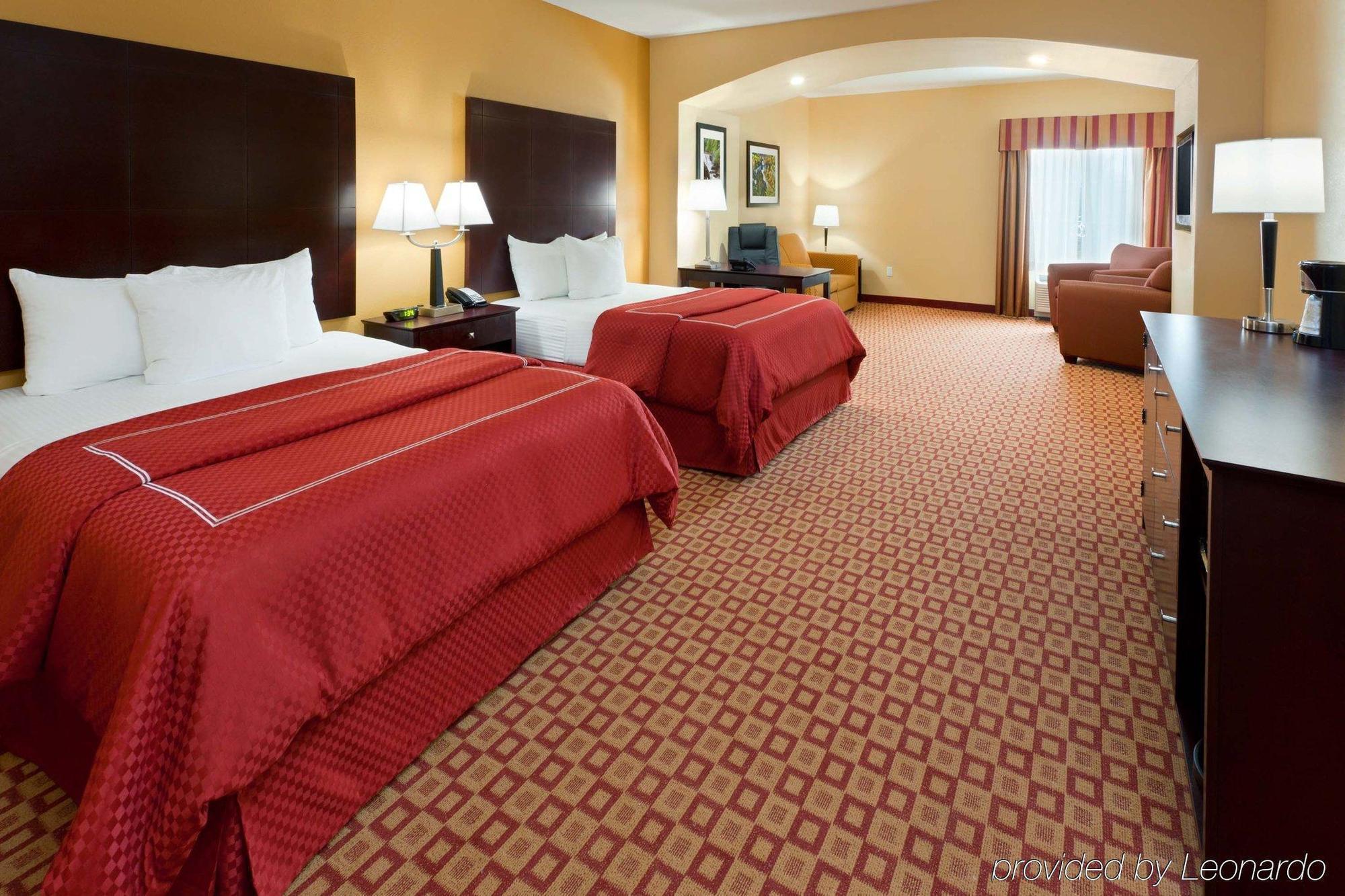 Comfort Inn & Suites Verona At Turning Stone Resort Casino Exterior photo