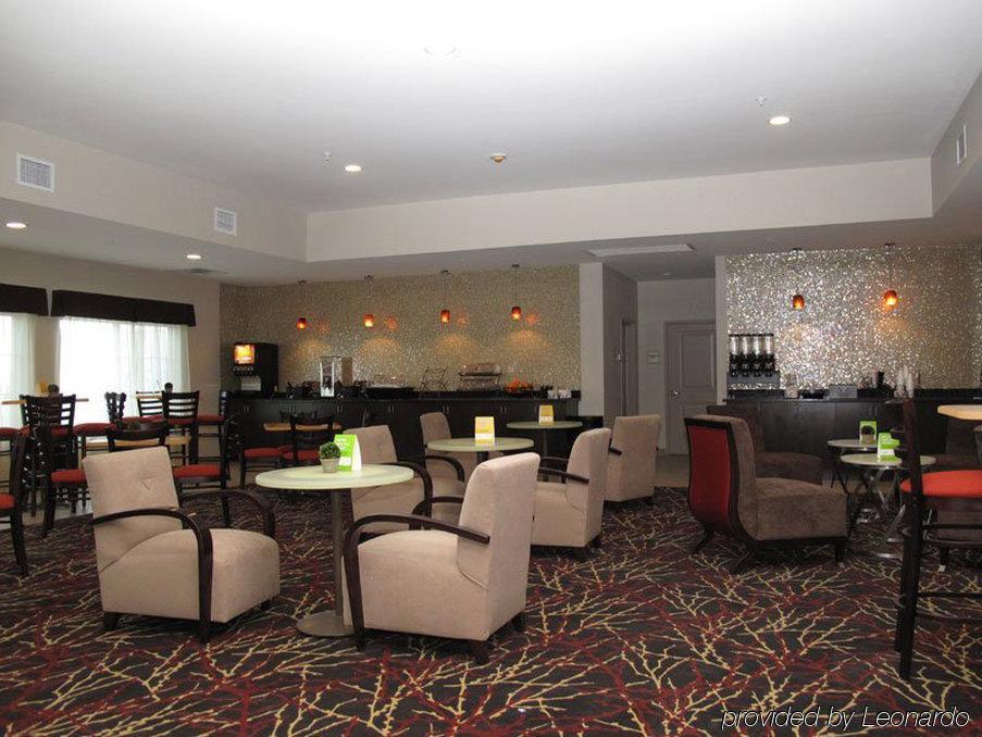 Comfort Inn & Suites Verona At Turning Stone Resort Casino Exterior photo